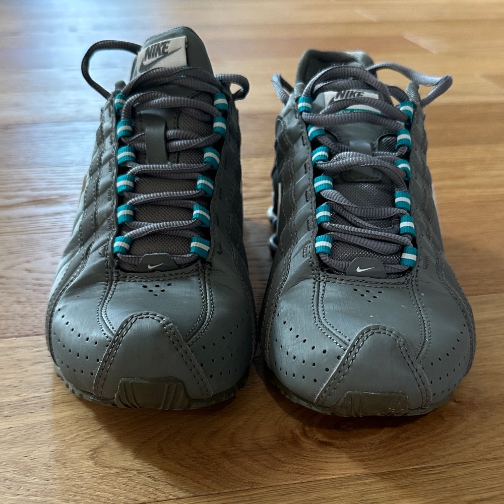 Nike Shox Junior Gray and Teal Sneakers